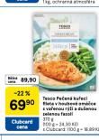 PEČENÁ KUŘECÍ FILETA V HOUBOVÉ OMÁČCE S VAŘENOU RÝŽÍ A DUŠENOU ZELENOU FAZOLÍ
