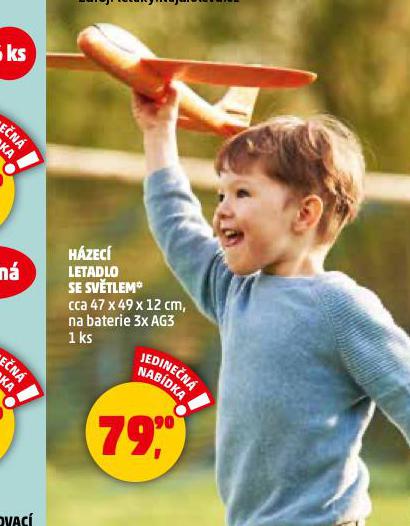 HZEC LETADLO SE SVTLEM